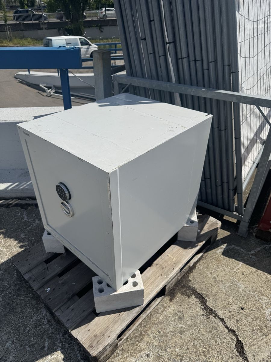 Tresor: Bruhin Safe with Electronic Lock - Secure Storage for Valuab – Gebraucht aus Wädenswil von Schuetze1350 1