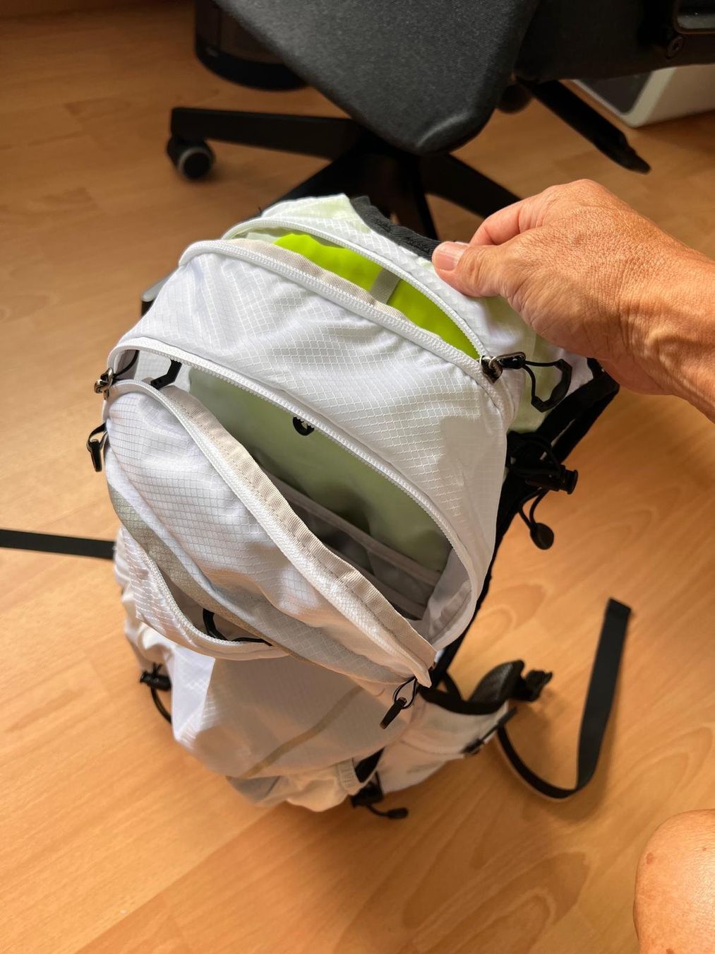 Rucksäcke: NEU Laufrucksack 16 L – Neu (gemäss Beschreibung) aus Schlieren von Fangolf 1