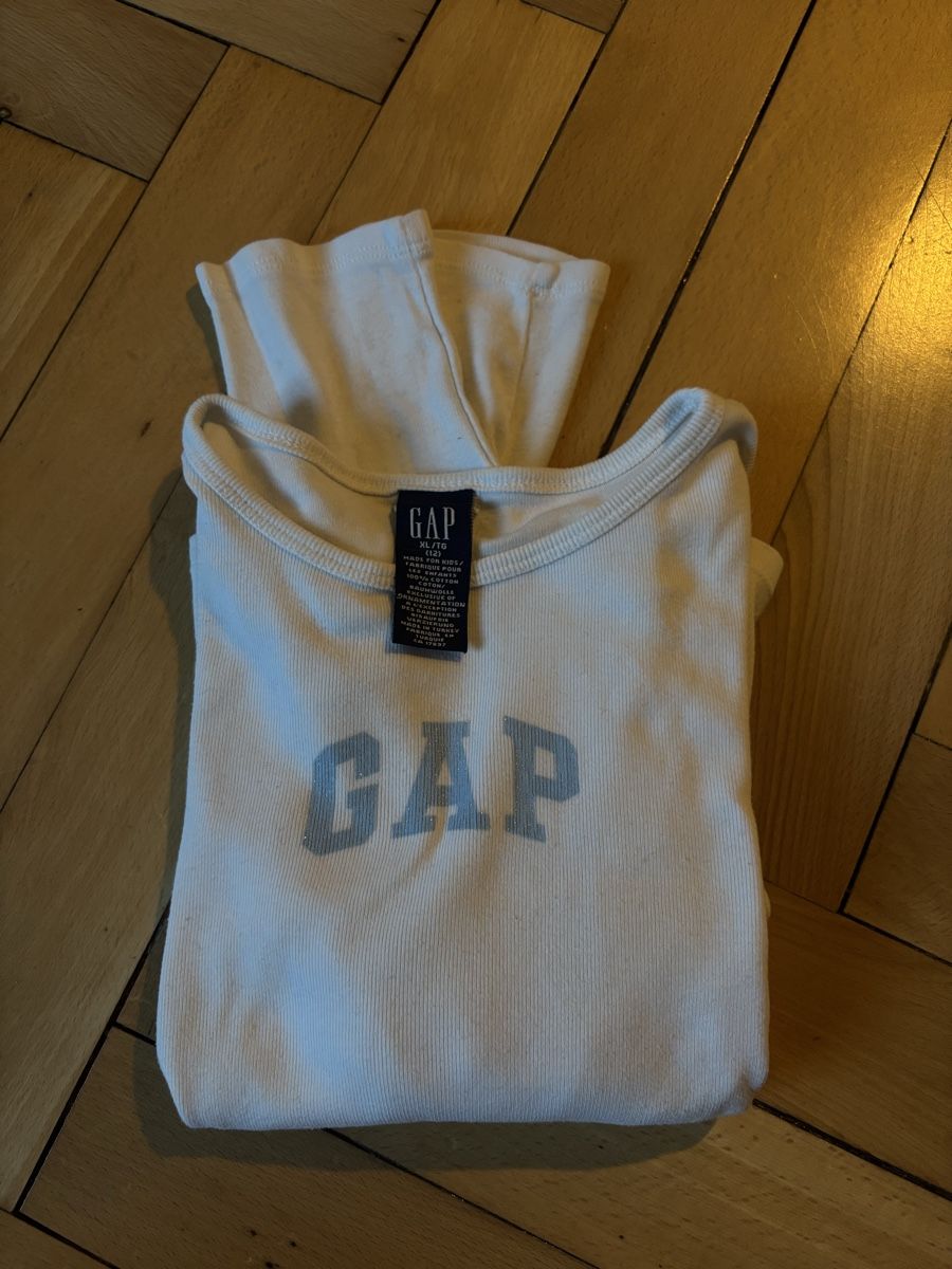 Gap Pullover & Sweatshirts: GAP Longsleeve weiss – Gebraucht aus Bern von alime03