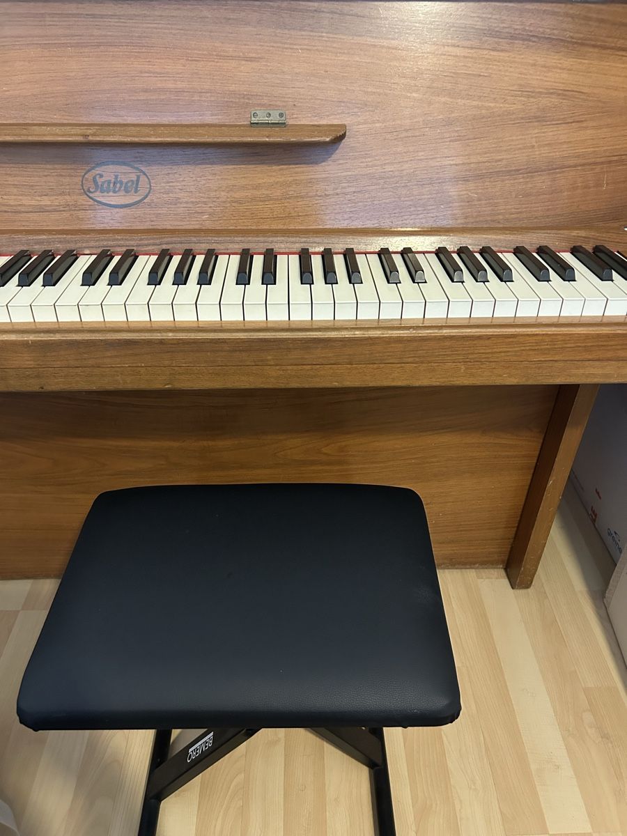 Strumenti musicali: Sabel Upright Piano + Bemero Bench – Usato da Basel venduto da mac_z7c7