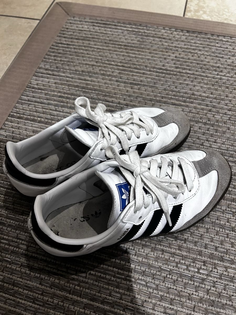 Adidas Herrenschuhe: Adidas Samba Sneaker Grösse 38 – Gebraucht aus Wangen b. Olten von Eyluelgoek