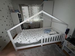 🏠 Hausbett / Kinderbett inkl. Lattenrost – kaum gebraucht