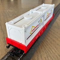 Containertragwagen der DB mit zwei Containern beladen