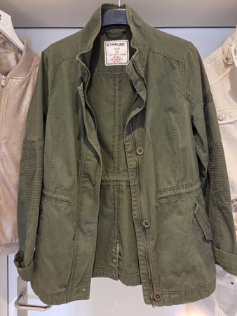 Jacke sommer in olive Farbe gr. 36/38