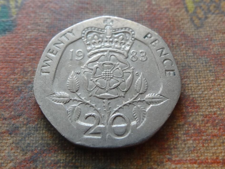 Tutti le monete: ROYAUME-UNI  20 Pence  1983 – Usato da Romanel-sur-Lausanne venduto da Swift13