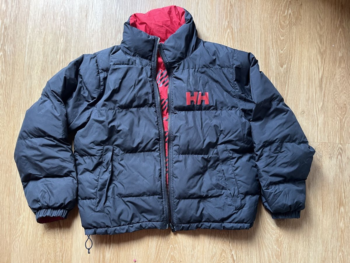 Helly Hansen Vestes: Daunenjacke Helly Hansen dunkelblau rot Grösse M – D'occasion à Zürich par jaelllara 1