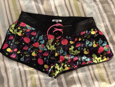 Bunt gemusterte Badeshorts, Grösse S, Top Zustand!