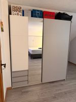 Kleiderschrank Schwebetüren weiss/grau mit Spiegel neuwertig
