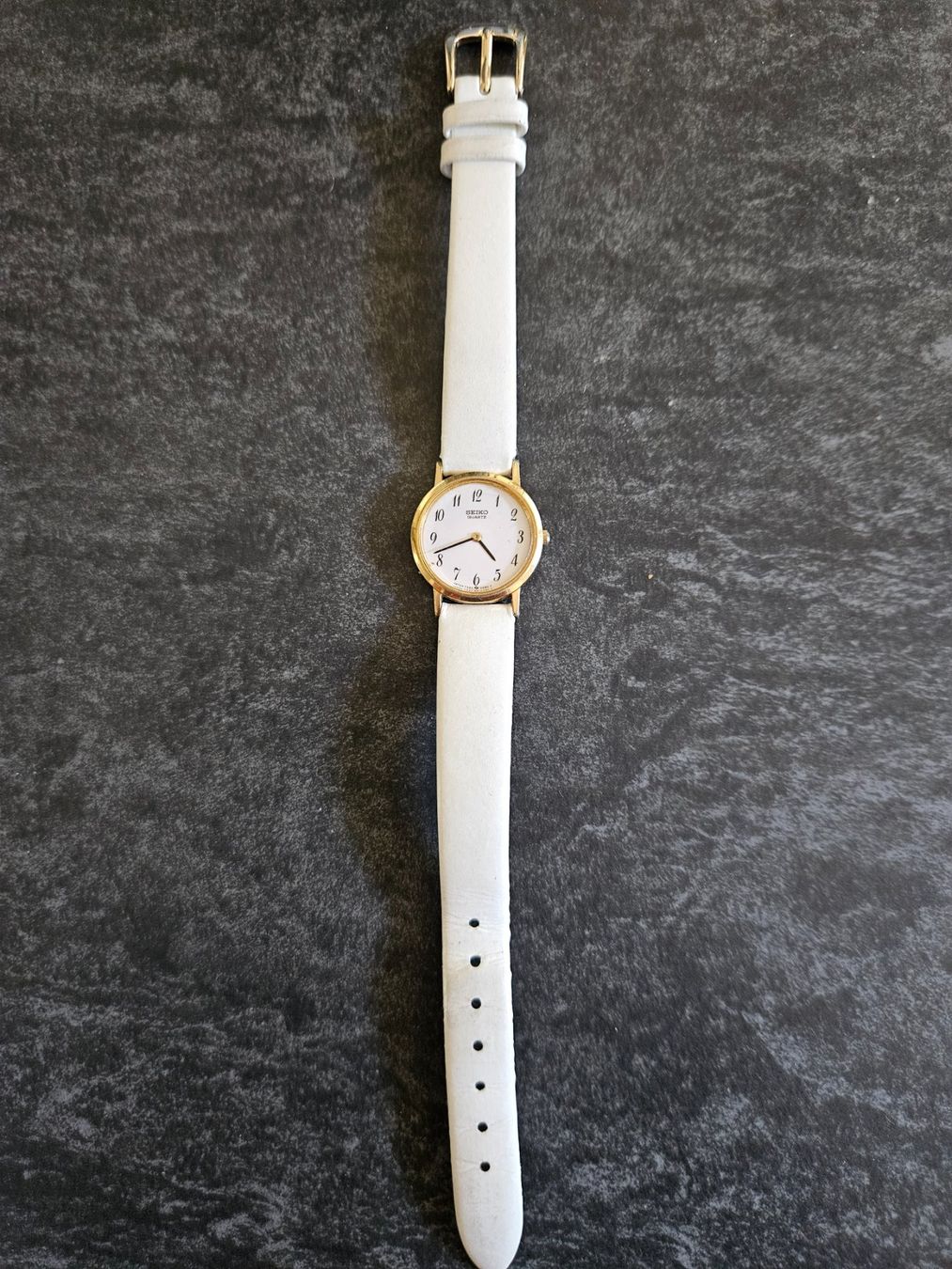 Seiko Orologi: Seiko Quartz weiss mit Lederarmband – Usato da Luzern venduto da FamilieCaGi