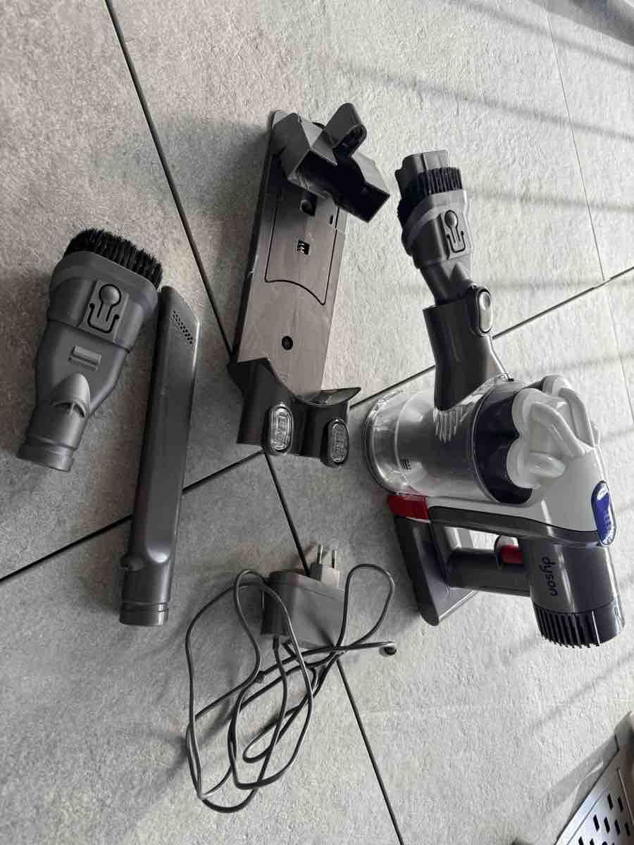 Dyson Staubsauger & Zubehör: Dyson Staubsauger DC45 Defekt – Gebraucht aus Küttigen von ricardawild