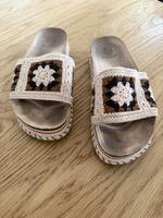 Givana Pantoletten gehäkelt beige braun Grösse 37