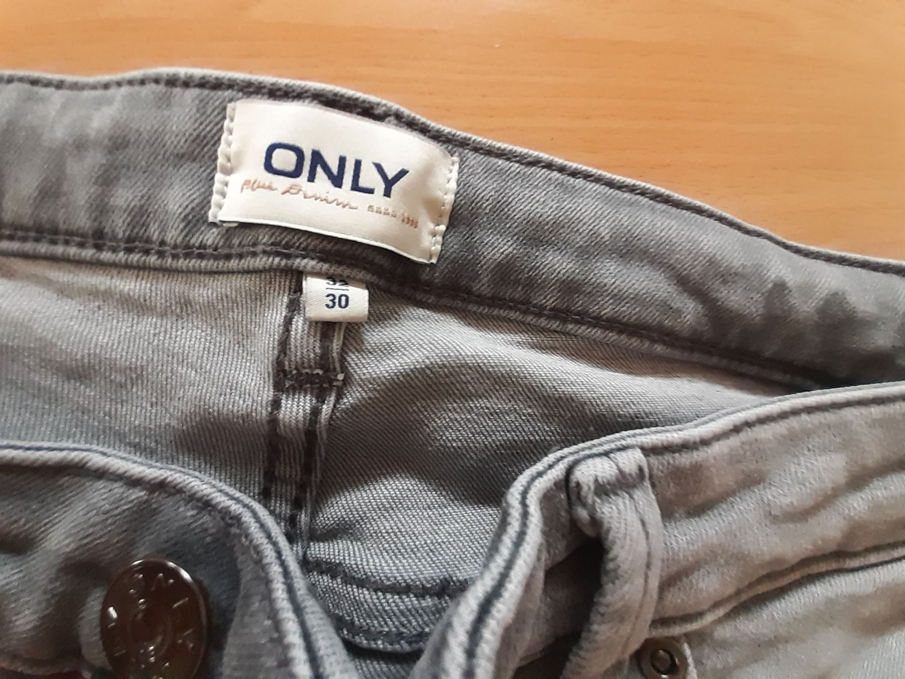 Only Jeans: Only Jeans 42 kurzgrösse – Usato da Rothenthurm venduto da Meitli18 2