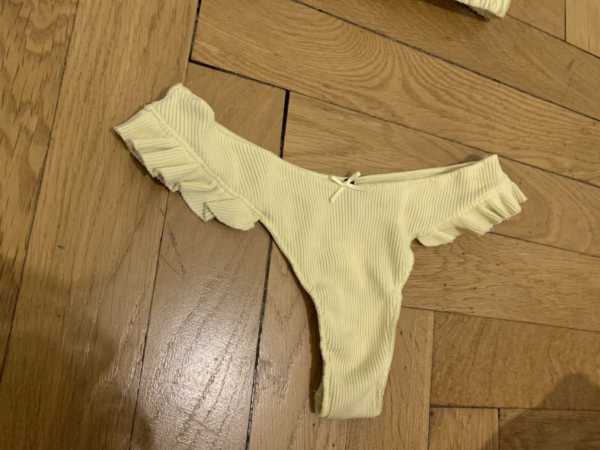 Tezenis Altra biancheria intima: Ensemble jaune et rose tezenis – Nuovo e nell'imballaggio originale da Genève venduto da rez_c6c6 2