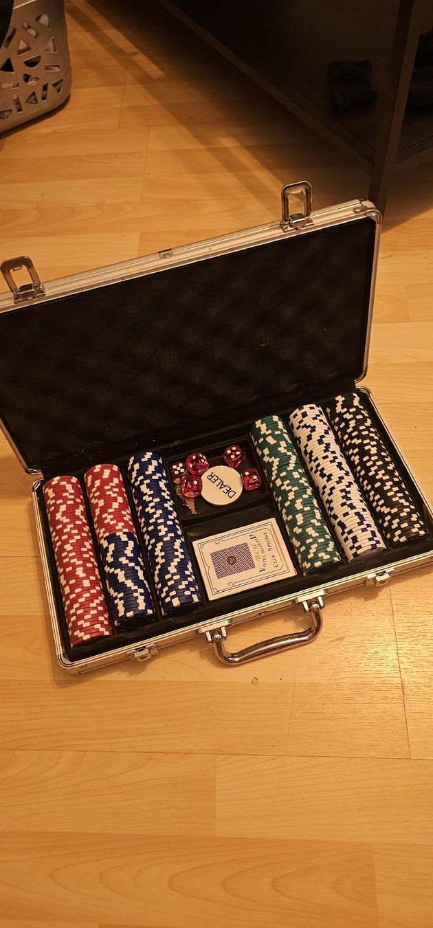 Spiele: Pokerkoffer – Neu (gemäss Beschreibung) aus Thalwil von jas_gy5h