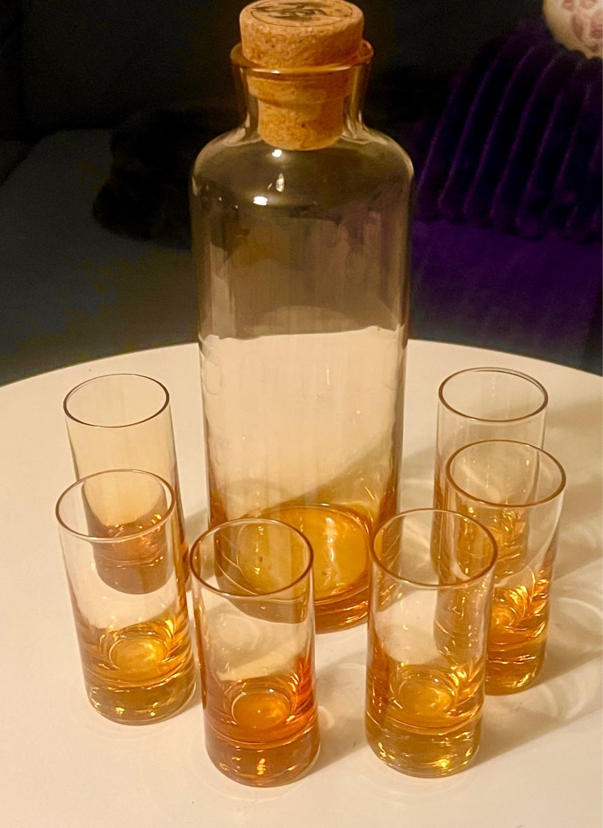 Caraffe: Karaffe mit 6 Gläser Bernstein Glas – Nuovo (secondo la descrizione) da Bern venduto da firefly-high 2