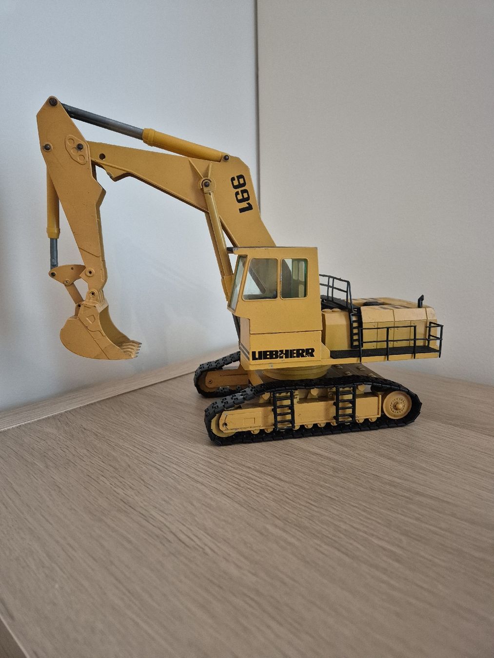 Liebherr Bagger 991 (Gebraucht) in Fischbach-Göslikon für CHF 80 – mit ...