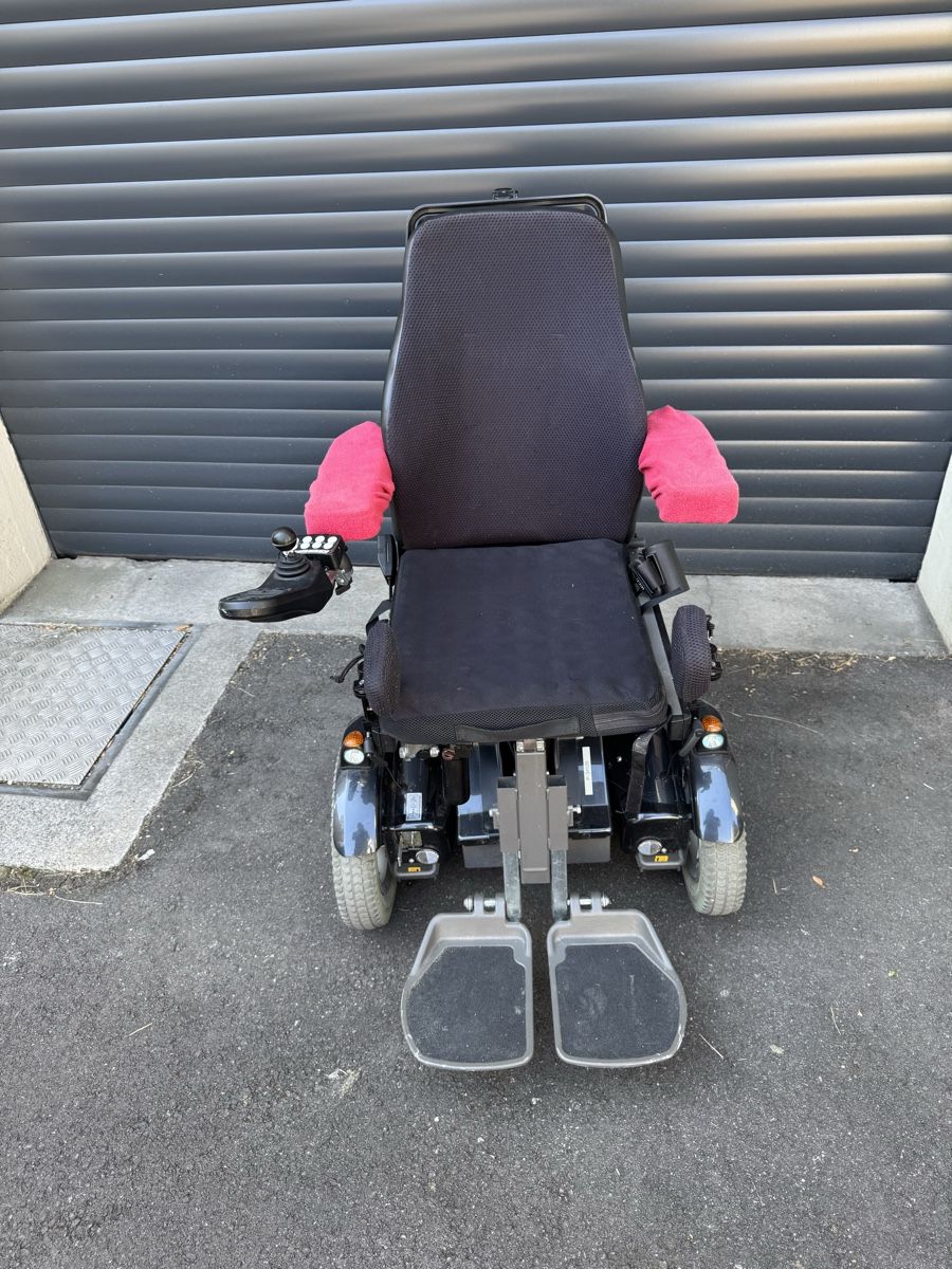 Sedie a rotelle: Elektrorollstuhl Permobil C500 - defekt – Difettoso da Birsfelden venduto da inf_l2yy 2