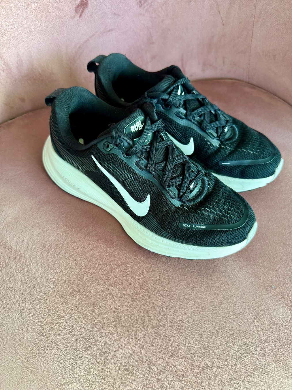 Nike Chaussures hommes: Nike VOMERO 18 - Kinderschuh – D'occasion à Luzern par gringostar79