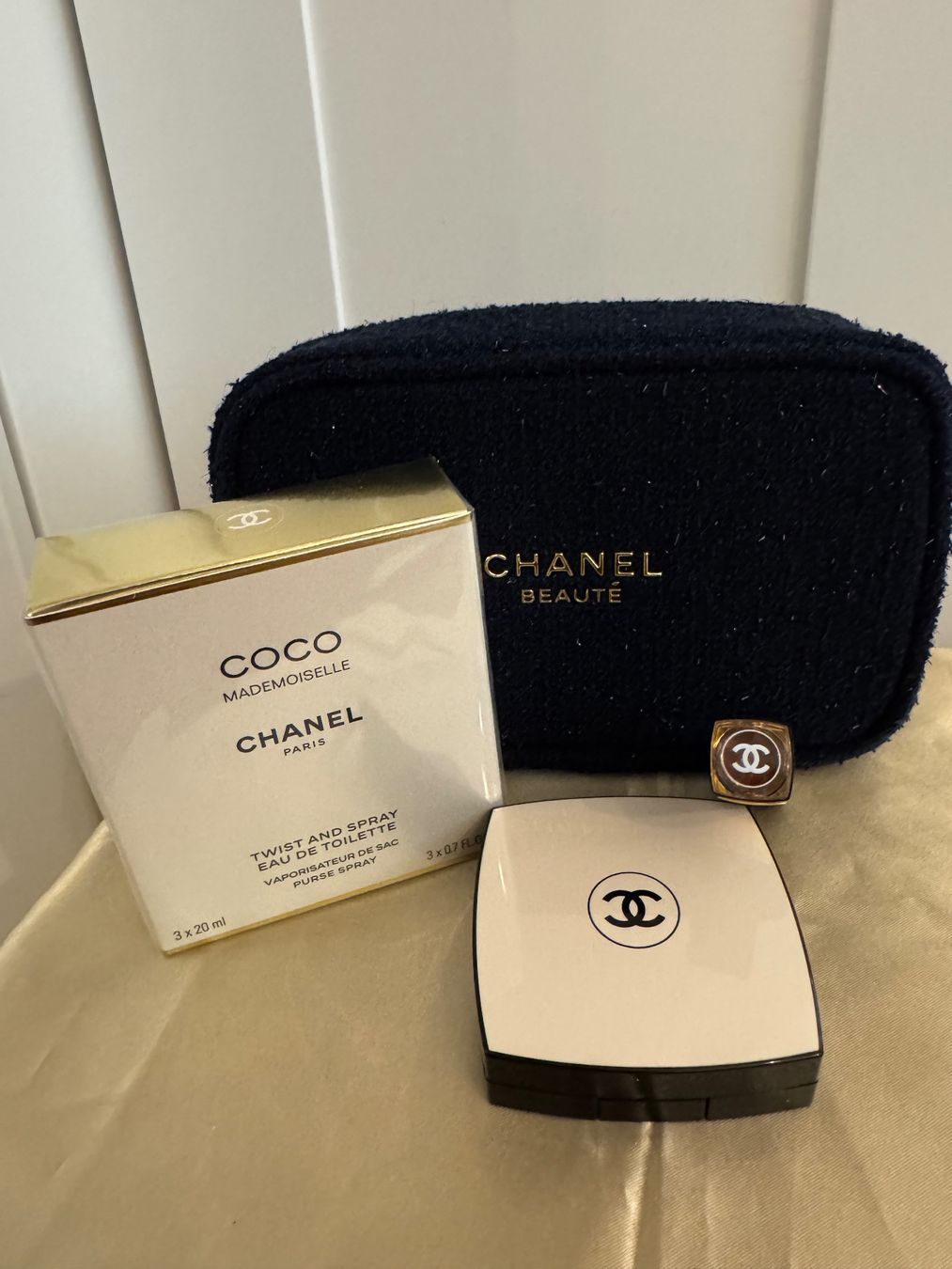 Chanel Profumi & Eau de Toilette: Chanel Coco Mademoiselle & Beauty Set – Nuovo e nell'imballaggio originale da Bern venduto da Blueangel6