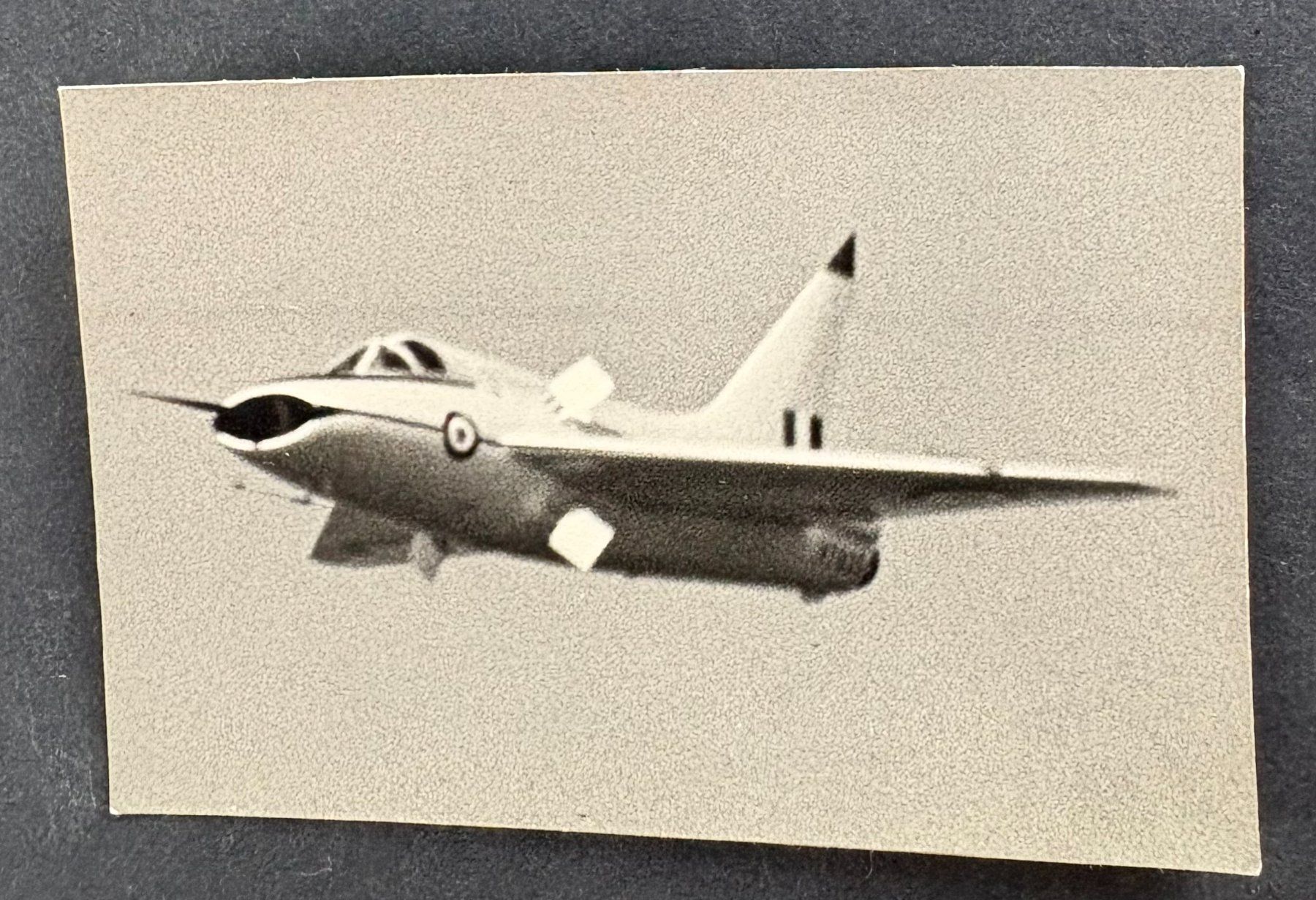 Foto & Immagini: ALTES ARMEE FLUGZEUG – Usato da Ostermundigen venduto da wini63