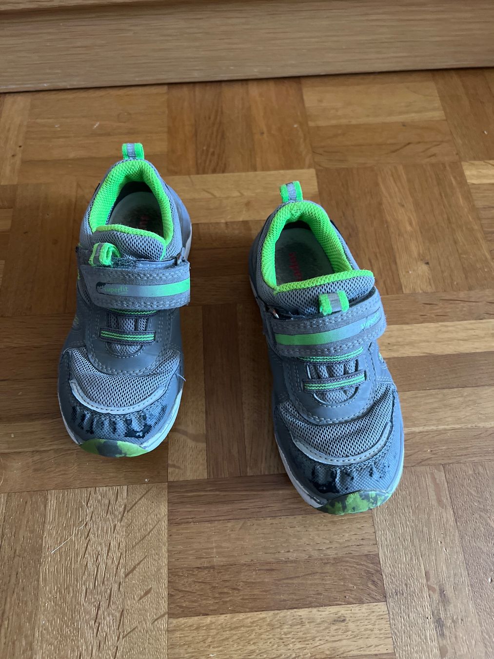 Superfit Scarpe per ragazzi: Kinderschuh Superfit Grösse 28 – Usato da Basel venduto da friceberg2