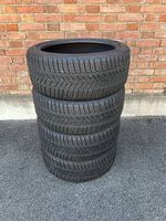 235/40/19 Pirelli Winterreifen 