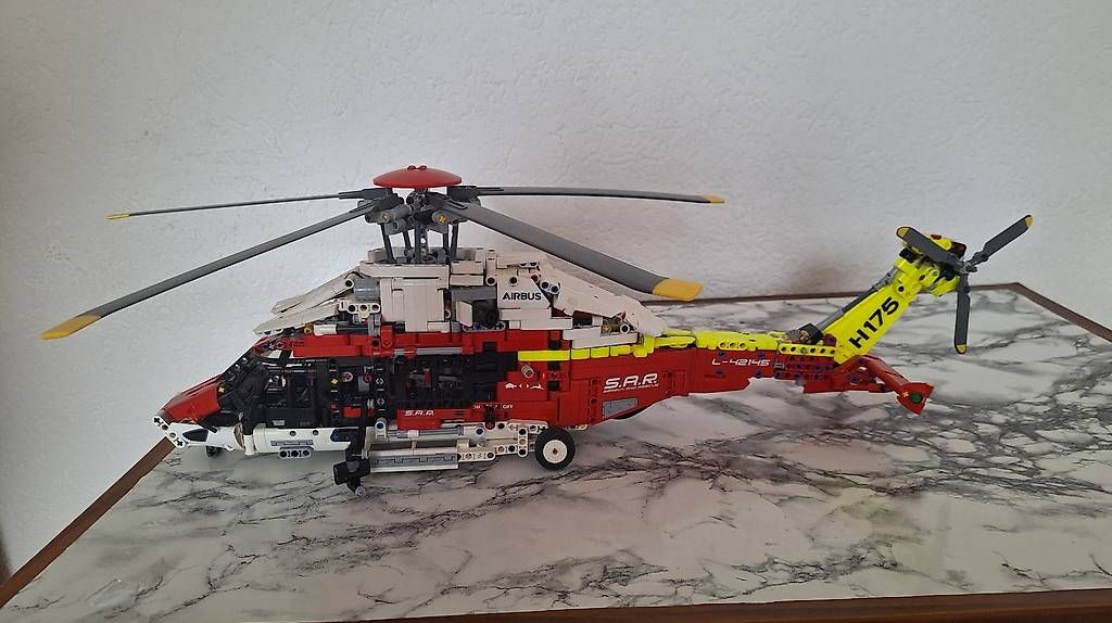 Jeux de construction: Vente de collection  de Legos montés  – D'occasion à Tavannes par Sylmink 1