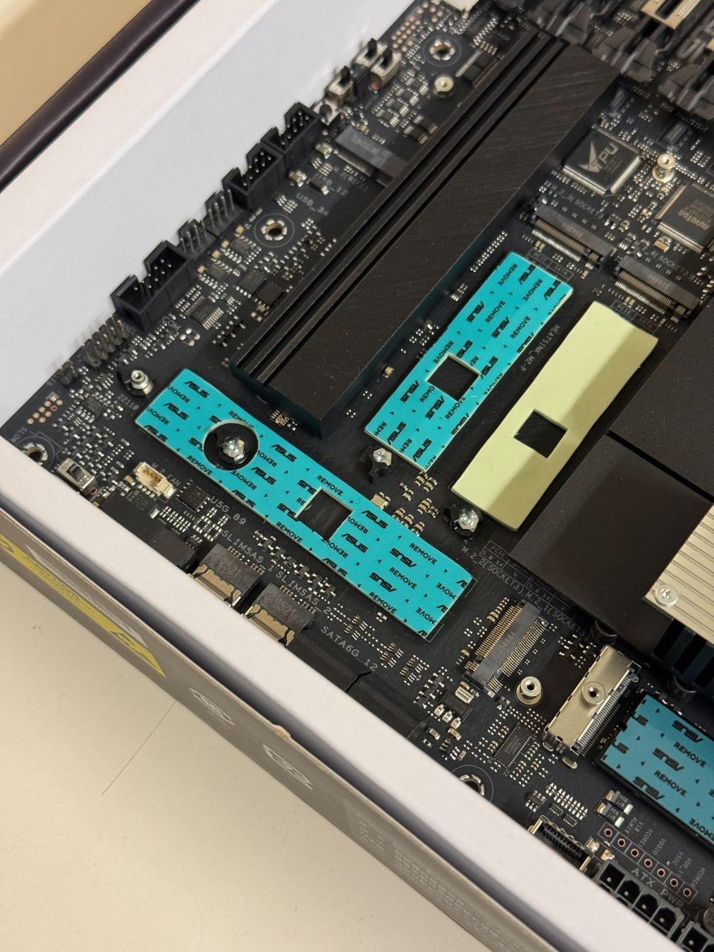 Amd Composants électroniques: Set AMD Threadripper Pro 9985WX + ASUS Pro WS WRX90E – Neuf (Voir description) à Basel par Archi40 3