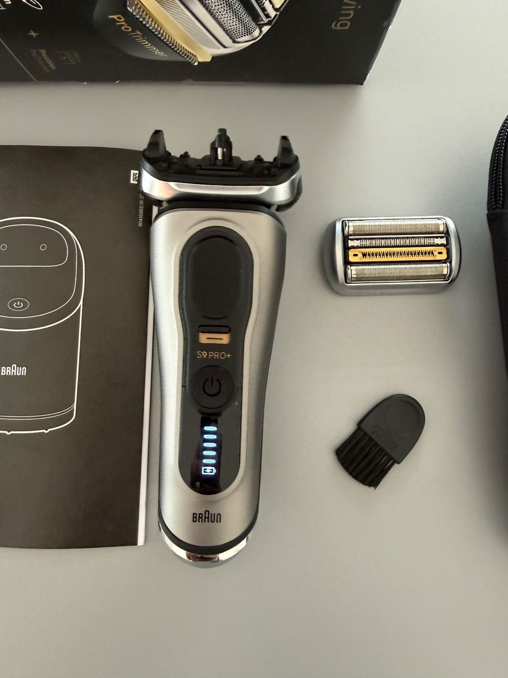 Braun Rasierapparate & Rasierklingen: Braun Series 9 Pro + Rasierer *wie neu* – Gebraucht aus Wallisellen von ste_qb9l 1