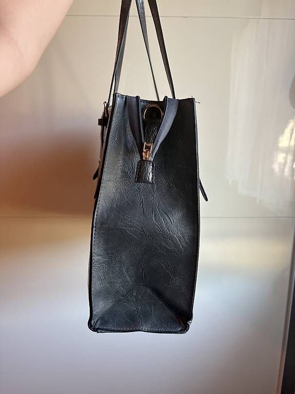 Sacs femmes: Handtasche – D'occasion à Hellikon par ind_m7n8 2
