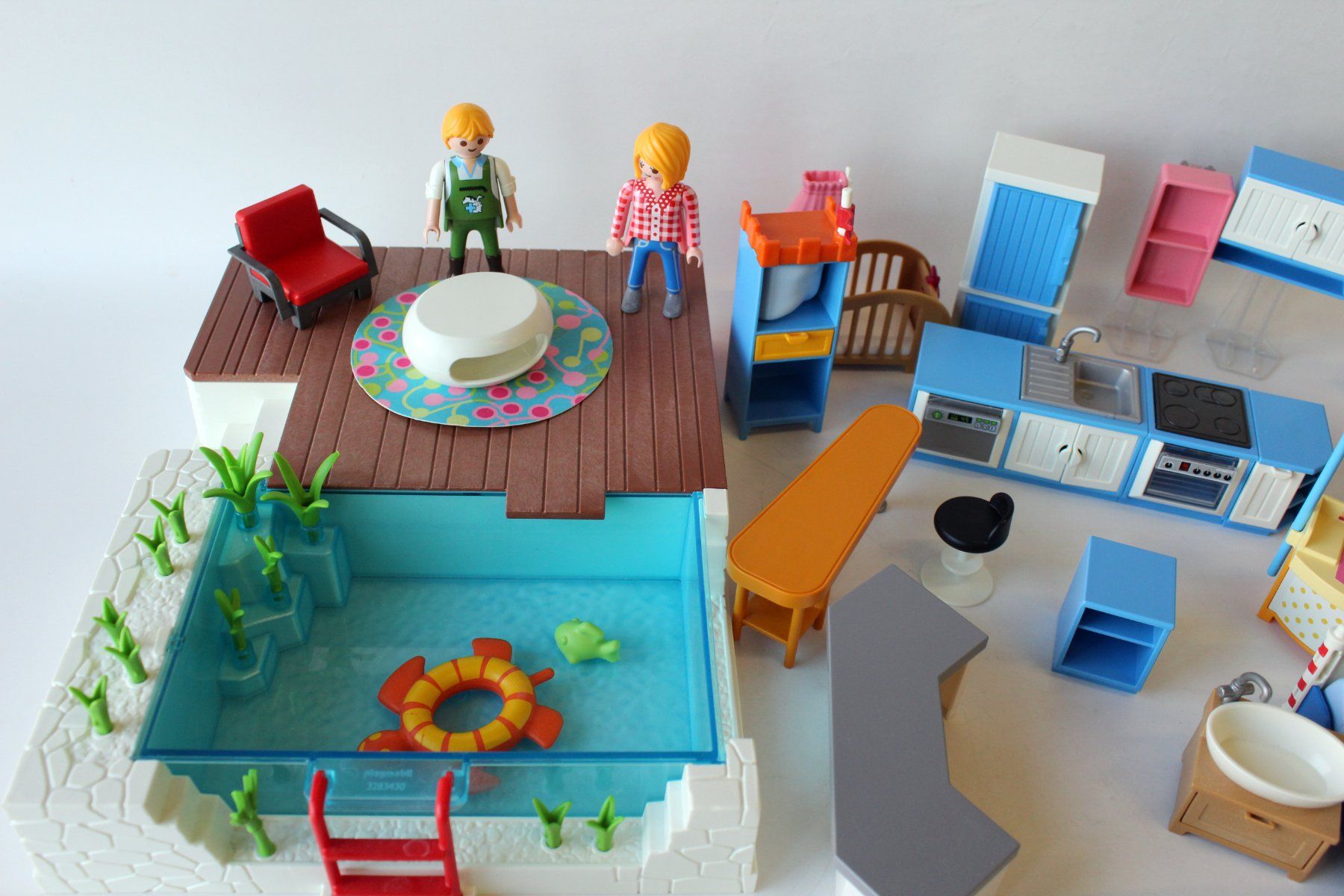 Playmobil Giocattoli: PLAYMOBIL - Konvolut mit Auto, Möbel, Pool – Usato da Roggwil BE venduto da Hemhem 1