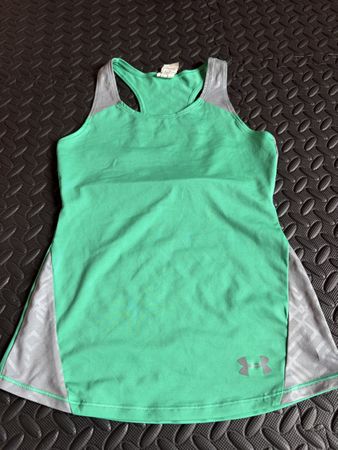 Under Armour Sport Top Grün/Grau, Gr. M, neuwertig!