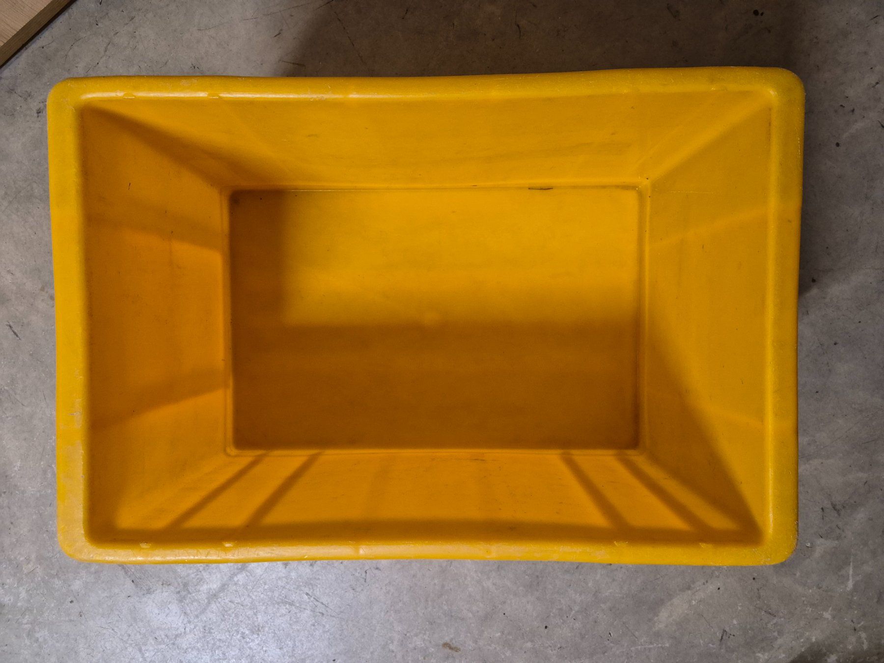 Contenitori & Simili: Bac jaune plastique grand format, occasion, robuste – Usato da Satigny venduto da salvatore73 2