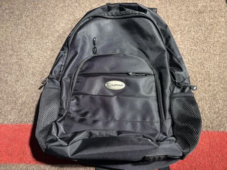 Rucksack Elephant schwarz Groesse ca. 40 cm Breite neuwertig