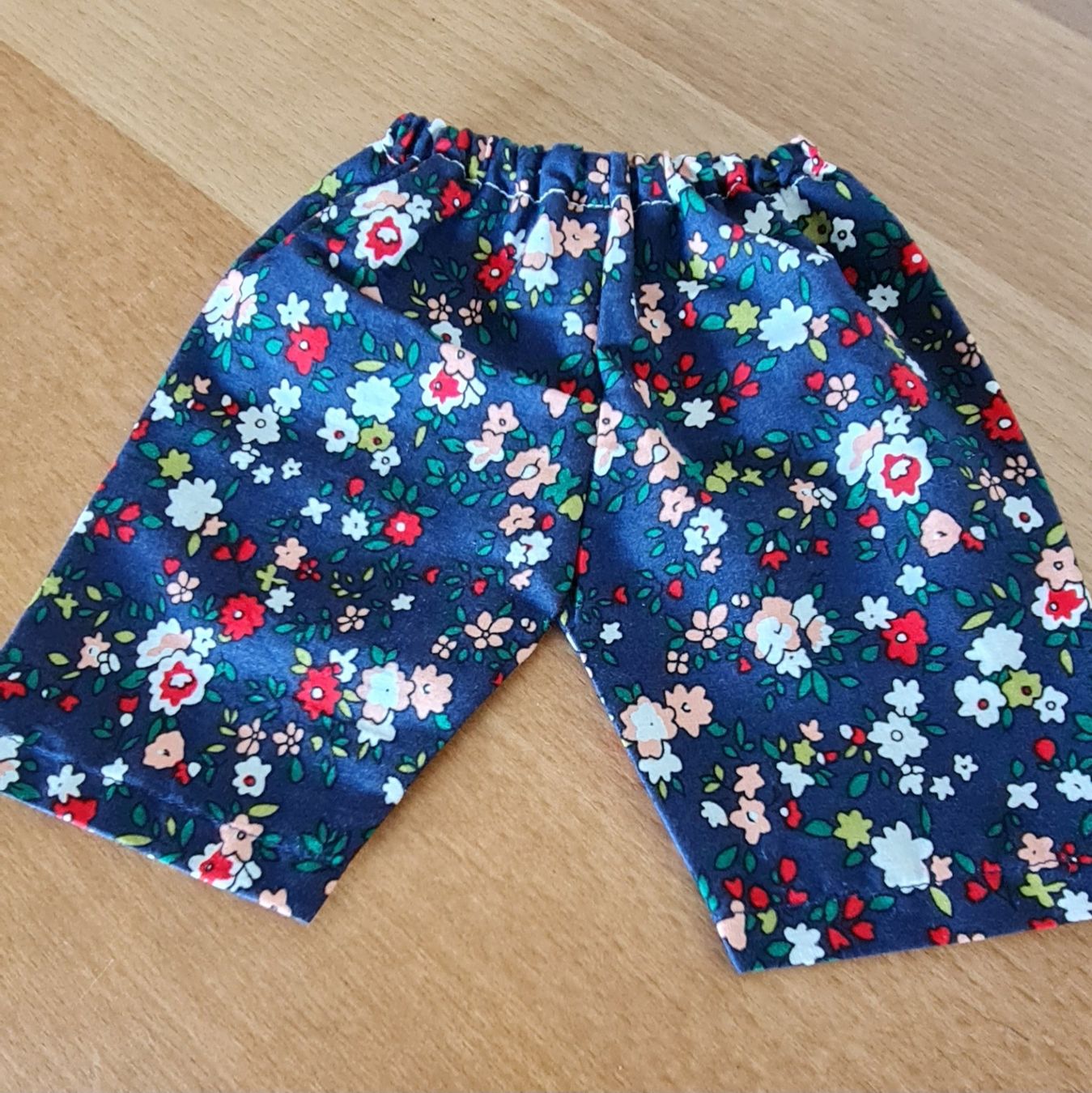 Puppen: Hösli gr 40-43 – Neu (gemäss Beschreibung) aus Muttenz von Moner 1