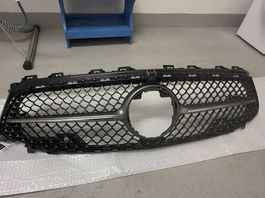 Kühlergrill Mercedes CLA 200 SB 2024 ? Sternen Design