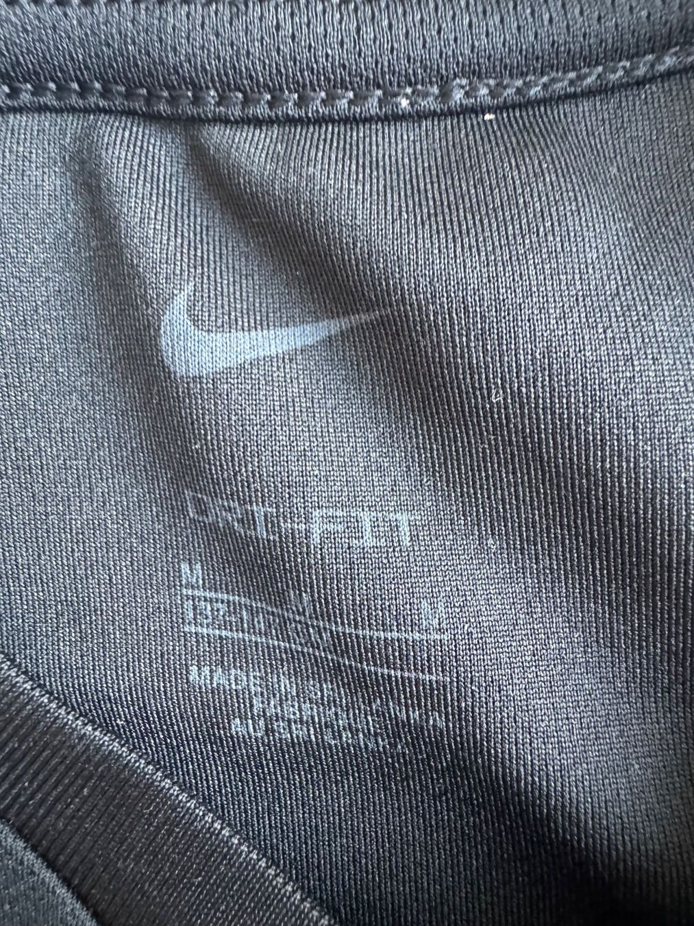 Nike Lotti & Set di vestiti: Ensemble Short+Tshirt Sport noir – Usato da Chatelaine venduto da lae_7h8n 4