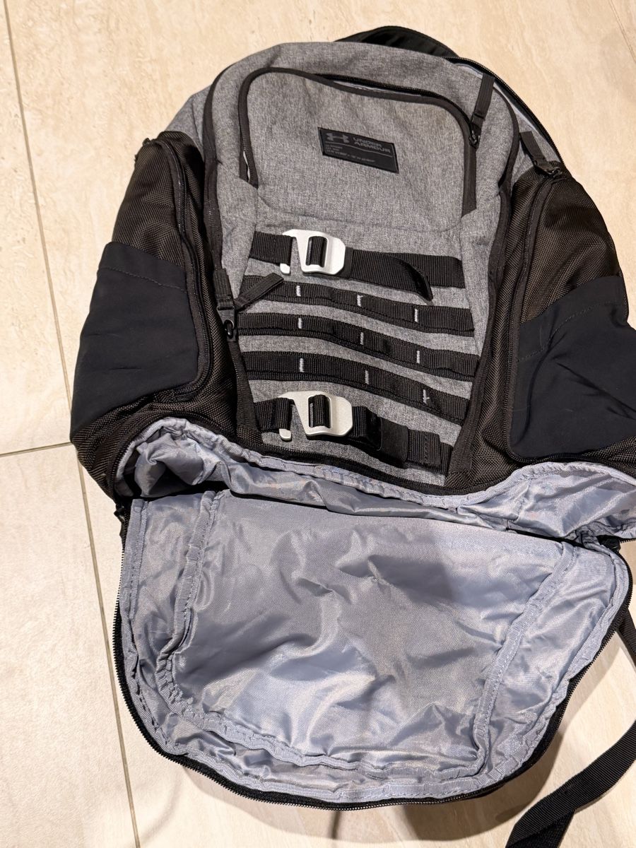 Under Armour Rucksäcke: Under Armour Storm Recruit Backpack - Grey and Black – Gebraucht aus Paradiso von Ixaya.studio 2