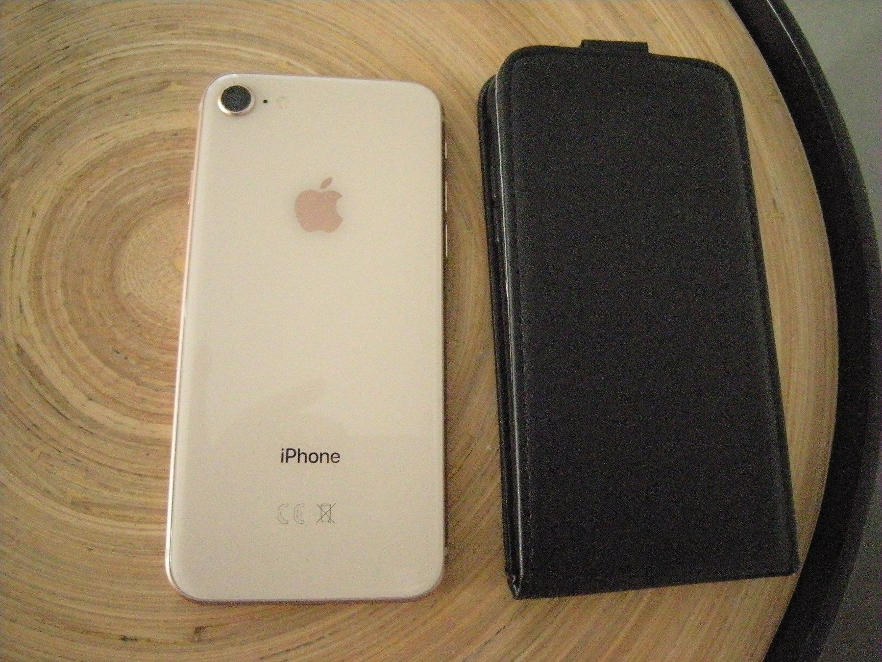 Apple Telefoni cellulari / Smartphones: Handy Apple iPhone 8 inkl. Leder Case – Usato da Holziken venduto da Rupe 3