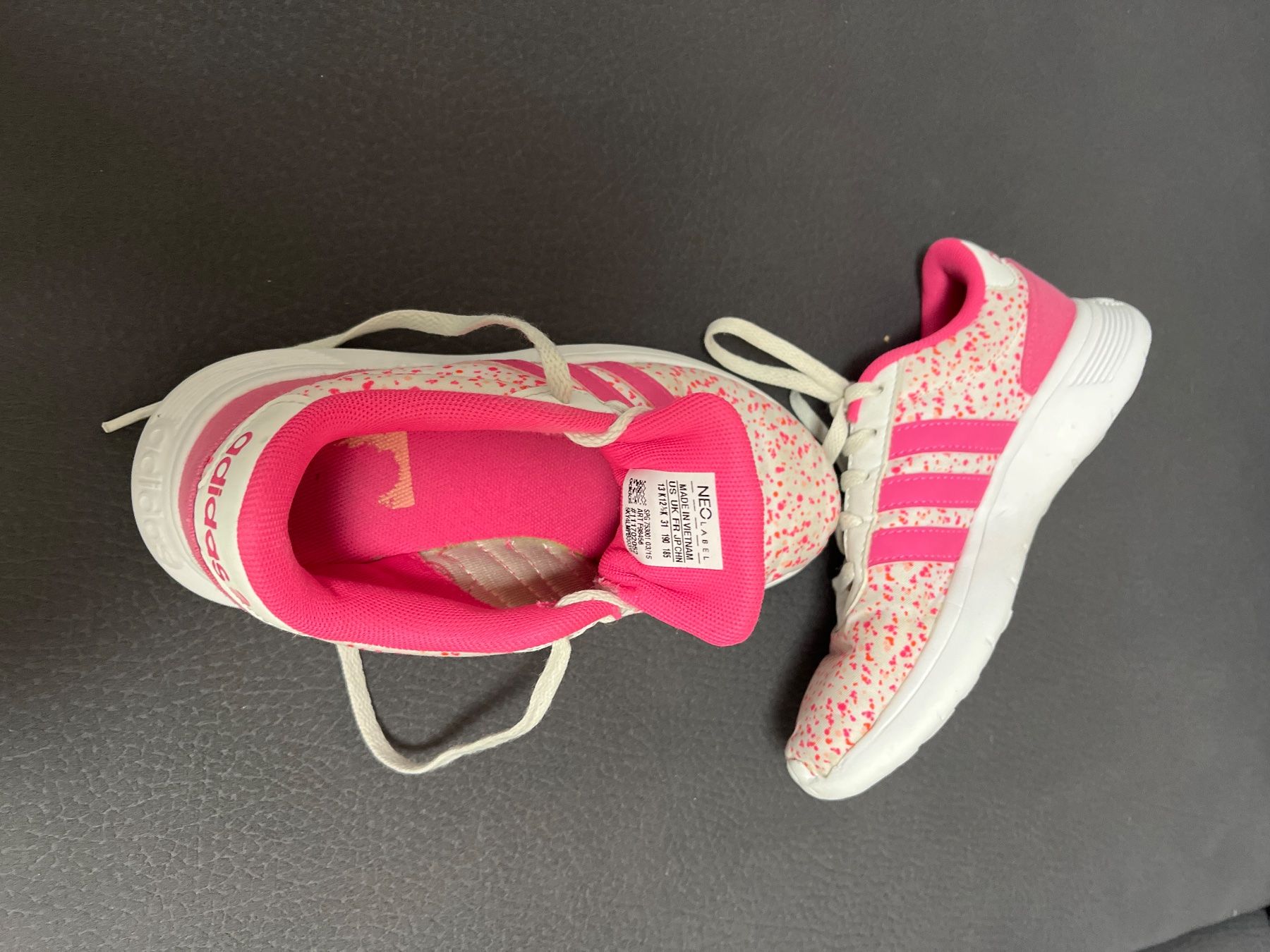Adidas Scarpe per ragazze: Kinder Hallenturnschuhe adidas – Usato da Oberuzwil venduto da Coolan 2
