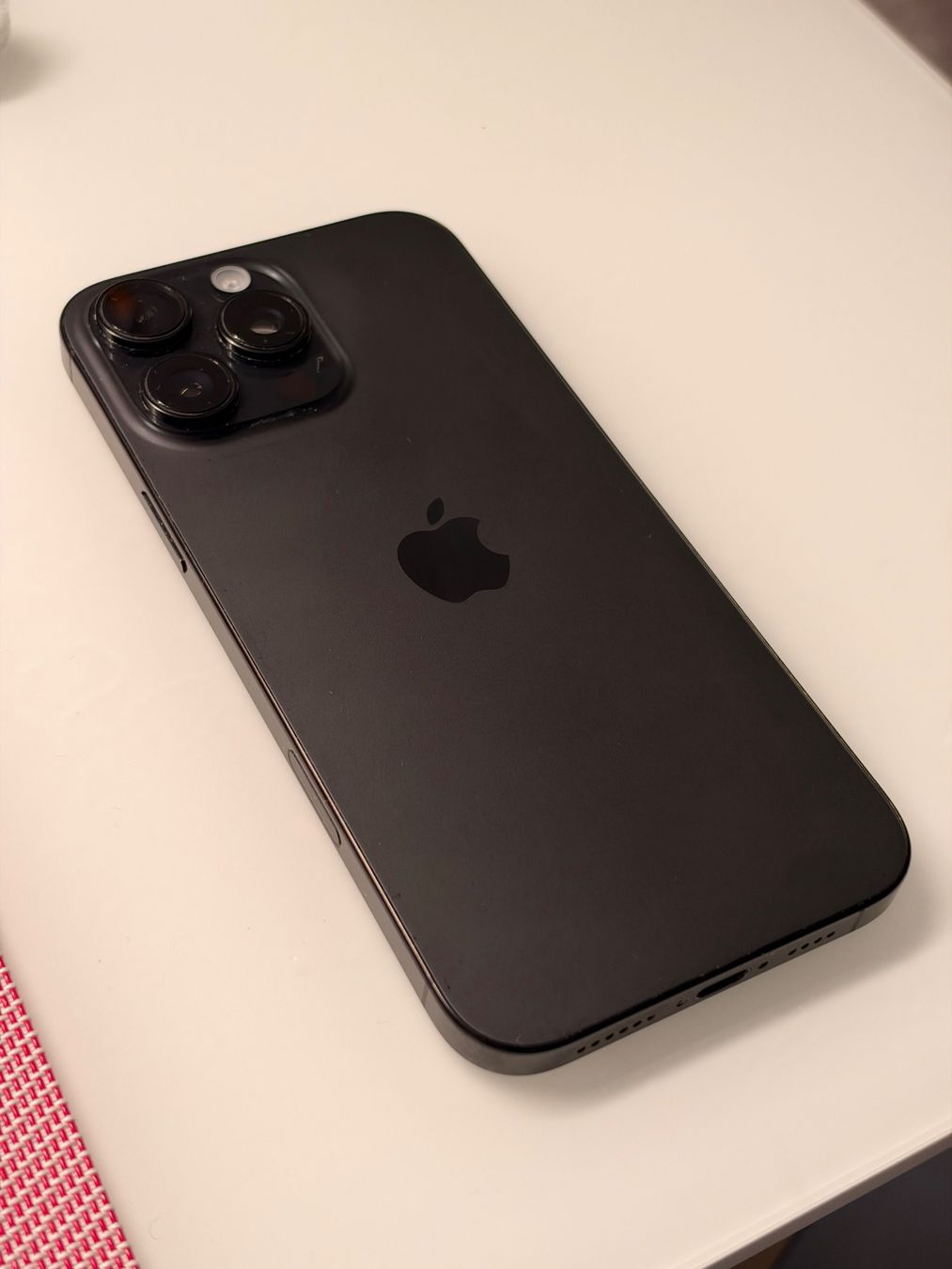 Apple Telefoni cellulari / Smartphones: iPhone 16 Pro Max 1 TB Black Titanium – Usato da Zug venduto da AceHood 4