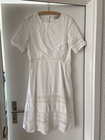 Wunderschönes Kleid mit Lochmuster von Selected Femme Gr. 36
