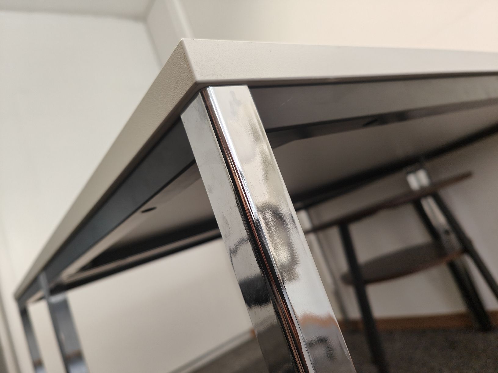 Tavoli: Sitzung Tische Arbeitstische Metal Hell grau – Usato da Zürich venduto da sam_d7yr 2