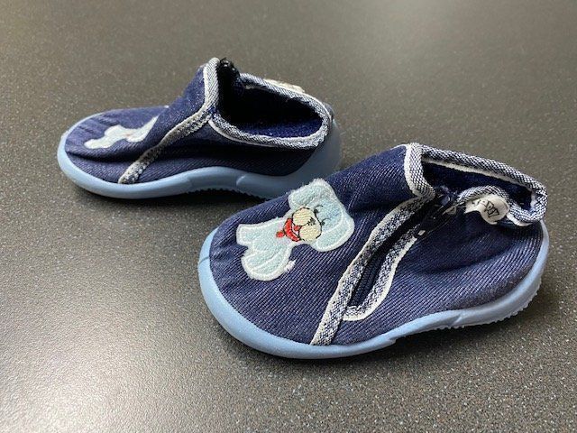 Schuhe für Jungen: Finken Hausschuhe Grösse 21 – Gebraucht aus Emmen von Aribini 2