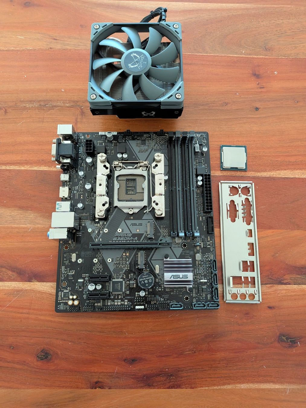 Intel Composants électroniques: Intel Core i5 9600K + Mainboard – D'occasion à Amriswil par hardware_uschi