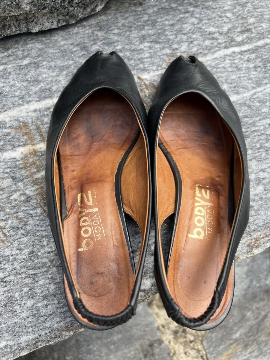 Scarpe da donna: Sandale schwarz  – Usato da Betschwanden venduto da Dognose 1