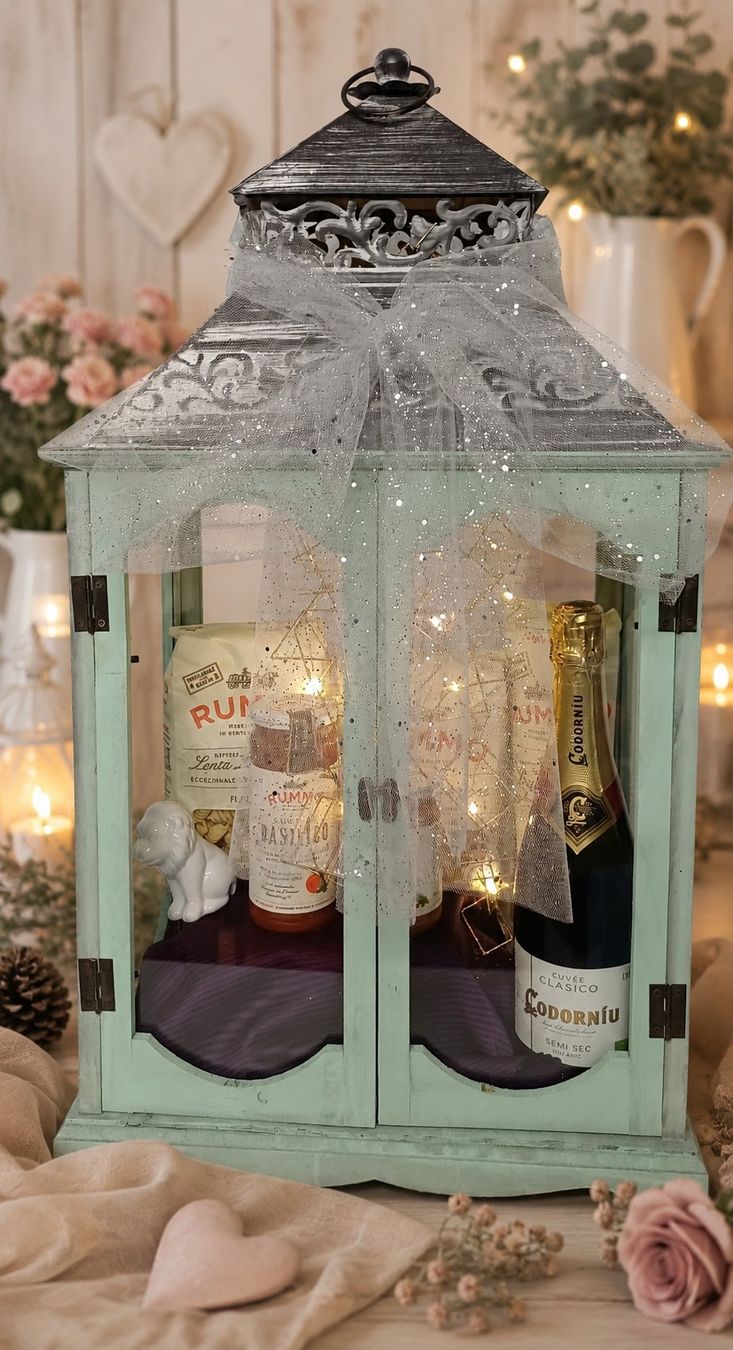 Sonstige Dekorationen & Accessoires: Exklusiver Geschenkkorb, Dekorative Laterne mit Beleuchtung – Gebraucht aus Grosswangen von Geschenkberatung