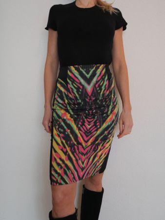 Jupe noire et imprimé Karen Millen