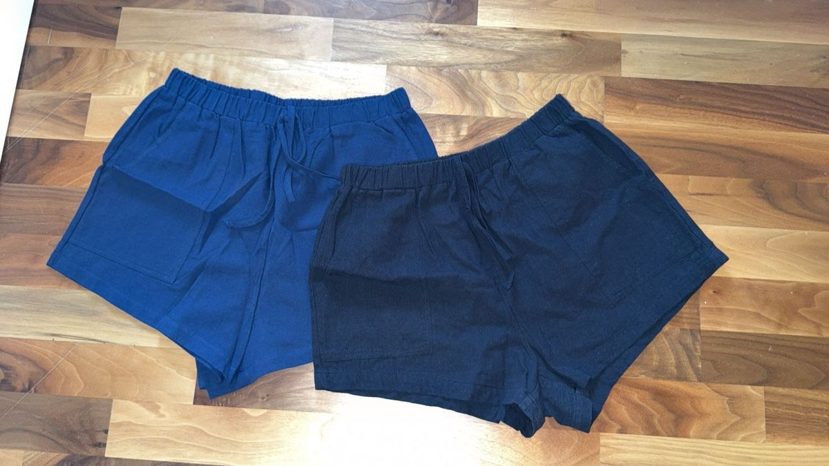Pantaloni: 2 Stoffshorts Damen – Usato da Wilen (Sarnen) venduto da aninaschwab