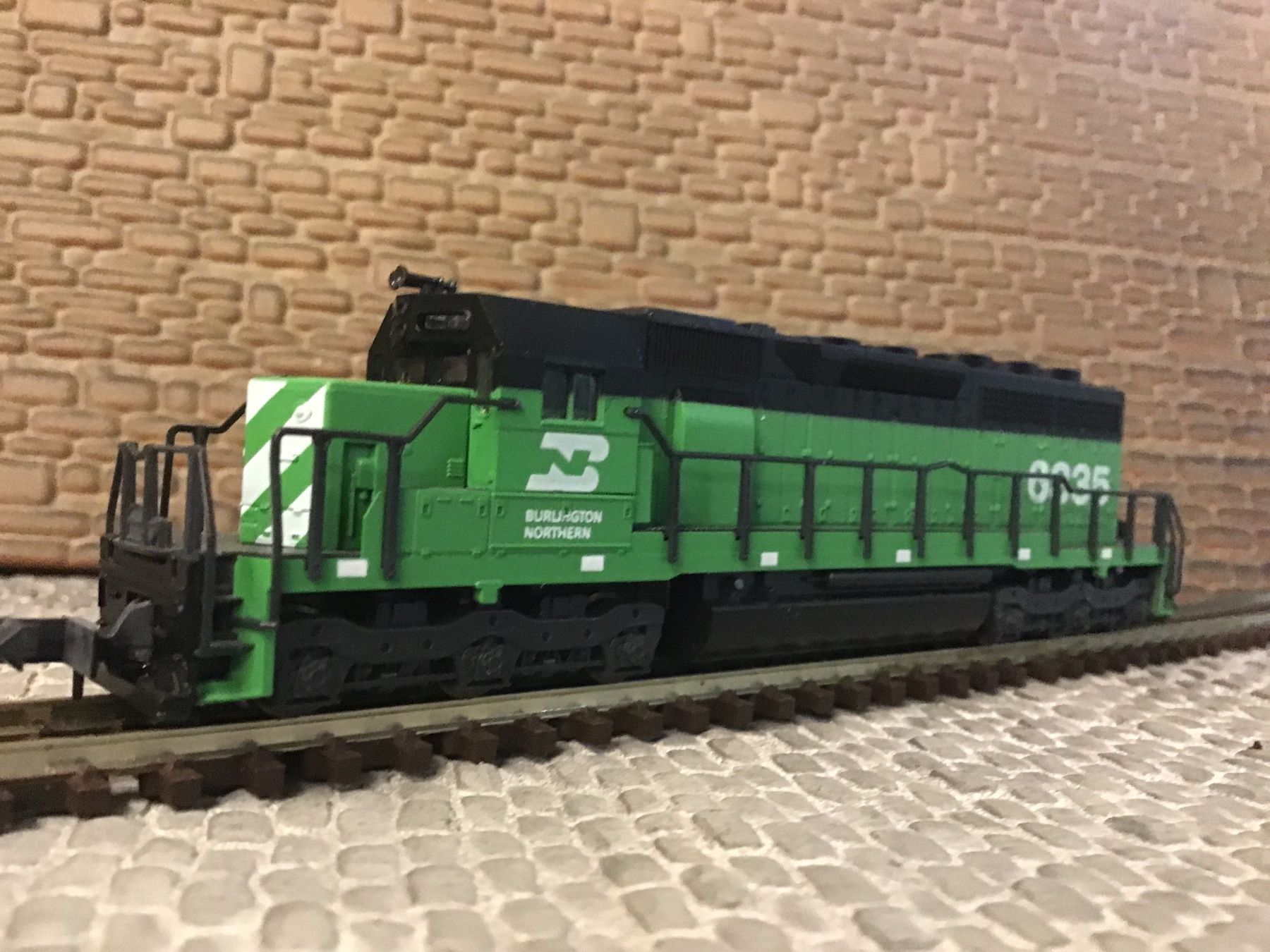 Modellini di ferrovie: Modellbahn Lok Burlington Northern N – Usato da Männedorf venduto da Modell-Spezialisten